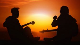 Chord Gitar dan Lirik Lagu Kangen Suarane - Cak Percil feat Denny Caknan Sangat Mudah Dimainkan