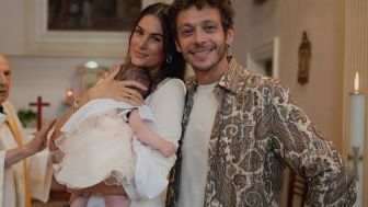 Valentino Rossi Kenakan Batik di Acara Pembaptisan Anaknya: Ini Sejarah Kedekatan The Doctor dengan Indonesia