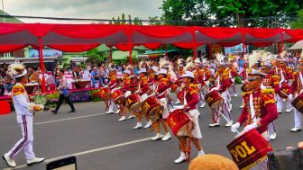 Lupakan Ferdy Sambo, Gagahnya Marching Band Cenderawasih Akpol Bikin Kagum Warga di Semarang Flower Festival 2022