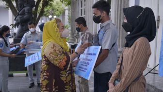 Mbak Ita dan Jasa Raharja Serahkan Santunan Kematian Korban Kecelakaan Magetan, Biaya RS Korban Luka Juga Ditanggung