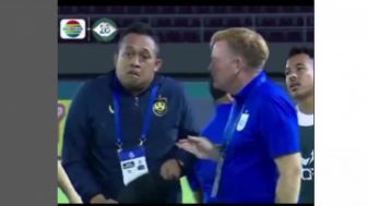 Video Asisten Pelatih PSIS Semarang Tolak Jabat Tangan dengan Ian Andrew Gillan Disorot Suporter