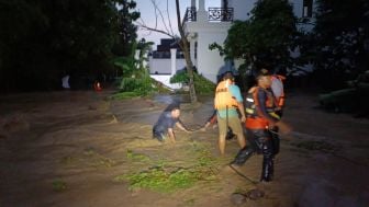 Selain Perum Dinar Indah Semarang Banjir 1,5 Meter Terjang Rowosari Tembalang, Satu Warga Kritis