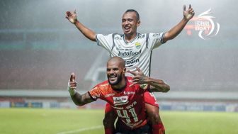 Berjarak 17 Gol, "Sniper" Persib Bandung David Da Silva Gendong Predator Bali United