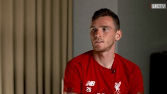 Asisten Wasit Sikut Bek Liverpool Andy Robertson Saat Lawan Arsenal, Kena Leher?