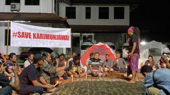 Tolak Tambak Udang, Warga Karimunjawa Kemah di Halaman Kantor DPRD Jepara: Kawal Ranperda RTRW