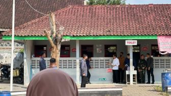 Gak Pake Ribet! Presiden Jokowi Itu Seperti Kita, Mau ke Toilet Tinggal Minta Supir Minggir dan Berhenti di SPBU