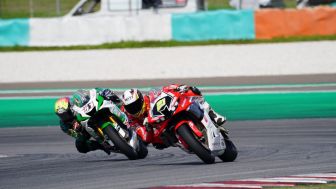 Rheza, Veda, dan Herjun Pebalap Astra Honda yang Sukses Kuasai Podium ARRC di Sepang Malaysia