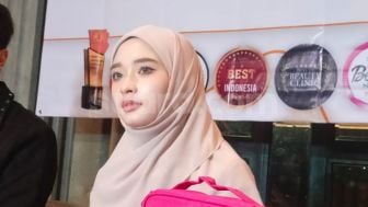 Viral Inara Rusli Buka Cadar, Ustaz Derry Sulaiman Jelaskan Hukumnya Menurut Islam