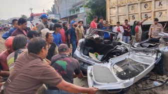 3 Jam Evakuasi Terjepit di Dalam Mobil Tertimpa Truk, Anak Korban Kecelakaan di Ngaliyan Semarang Selamat