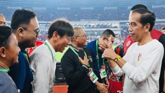 Isyarat Presiden Jokowi Kepada Shin Tae Yong Pasca Laga Indonesia vs Argentina, Tanding dengan Klub Peringkat Dunia?