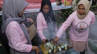 Srikandi Ganjar Jateng Mengadakan Pelatihan Pembuatan Telur Asin Asap Khas Brebes