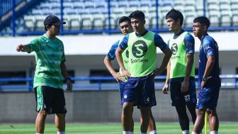 Marc Klok, Arsan Makarin dan Ezra Walian Tak Nampak Latihan Pasca Luis Milla Cabut dari Persib Bandung