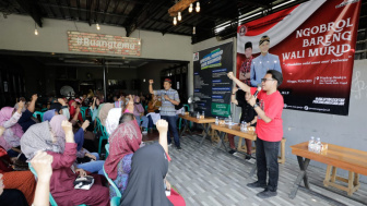 Ngobrol Bareng Wali Murid, Pena Mas Ganjar Sosialisasikan Pentingnya Pendidikan Anak