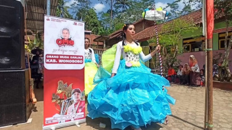 Fashion Kreatif, Orang Muda Ganjar Jawa Tengah Gelar Recycle Costume Show di Wonosobo