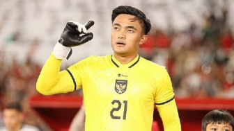 Hilang Gelar MOTM, Tendangan Ernando Ari Hapus StatistikTepis 7 Tendangan Nguyen