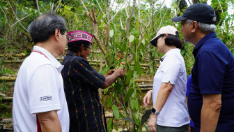 Senyum Semringah Petani Mete-Vanili, dan Peternak Kepiting Bakau dari Desa-desa di Manggarai Barat NTT