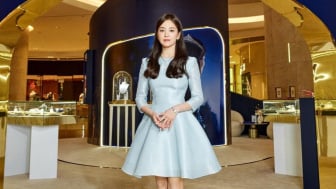 Song Hye Kyo Terlihat Seperti Boneka Barbie di Singapura! Penggemar Tidak Bisa Berhenti Berteriak!