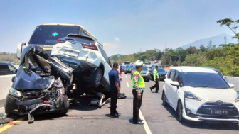 Kecelakaan Tol Semarang Bawen, Mirip Adegan Fast Furious 6 Kendaraan Ringsek Saling Tumpuk dan Terbalik
