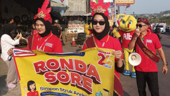 Rico Ceper Bagi-bagi Voucher Belanja Hebohkan Warga Semarang di Ronda Sore Alfamart