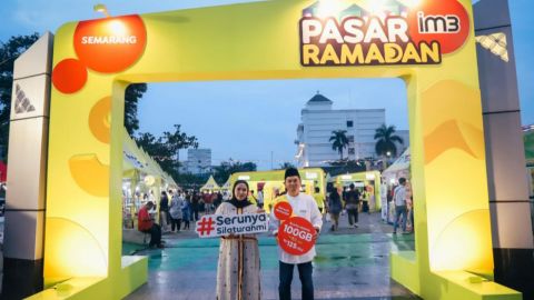 Ngabuburit di Pasar Ramadhan IM3 Aloon-Aloon Kauman, Icip-icip Ragam Kuliner Semarangan