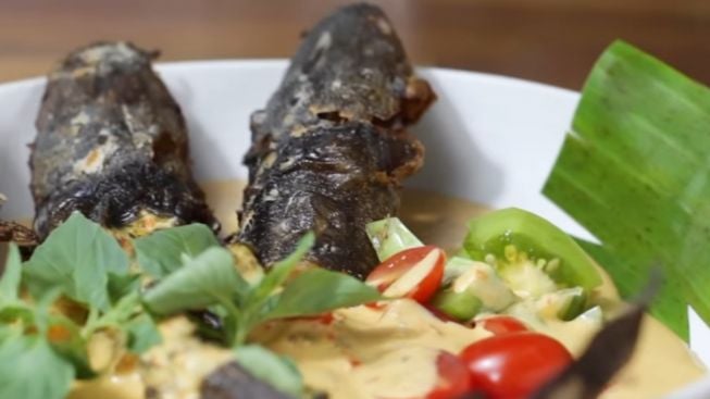 RESEP Mangut Lele dengan Kuluban Ayam Chef Juna, Modal Ikan Rp 20 Ribu jadi Sajian Bintang Lima!