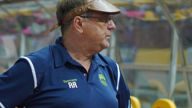 Robert Alberts Angkat Bicara Usai Persib Bandung Gagal Menang Lawan Bhayangkara FC