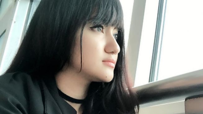 Ramai Rebutan Gamis dan Jilbab Marcella Simon