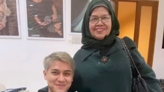 Rizky Billar dan Ibunda Nongol di Instagram sang Kakak, Siangnya Mangkir untuk Pemeriksaan Polisi dalam laporan kasus KDRT Lesti Kejora