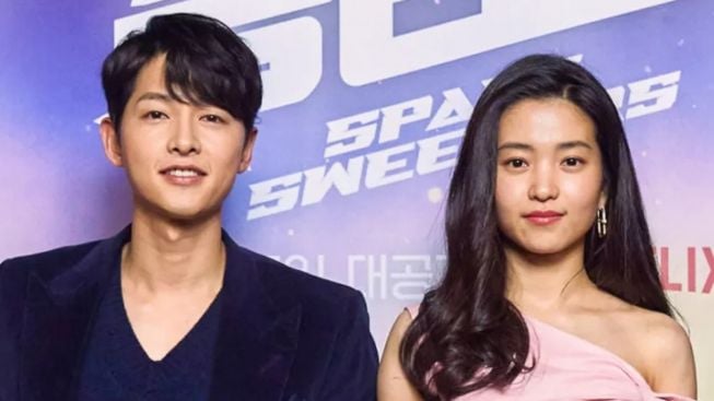 Song Joong Ki dan Kim Tae Ri Bantah Rumor Kencan