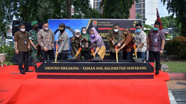 Kota Semarang Punya Tugu Taman Nol Kilometer, Lokasi depan Kantor Pos Johar
