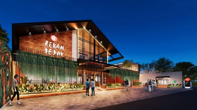 Rekam Jejak Kitchen and Brew Ungaran, Pemandangan Gunung dan Kerlap-kerlip Lampu Kota