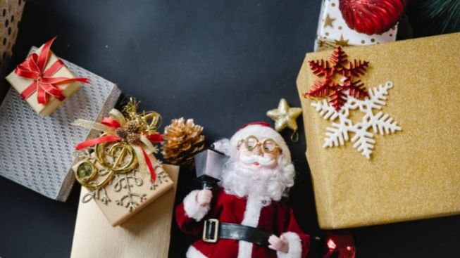 Lirik Lagu Natal Silent Night Dinyanyikan Kelly Clarkson Feat Trisha Yearwood dan Reba McEntire, Lengkap Chord Kunci Gitar
