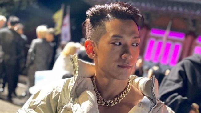 Bapak Idaman, Rain Rela Jadi Sinterklas Demi Anak