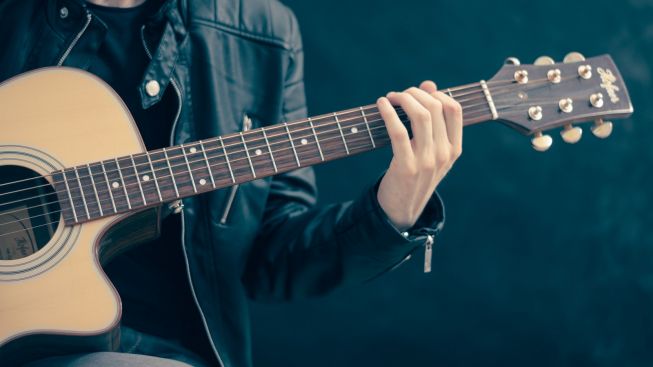 Lirik Lagu Semata Karena Mu - Mario G Klau 'Malam Bantu Aku Tuk Luluhkan Dia' Sedang Viral di TikTok
