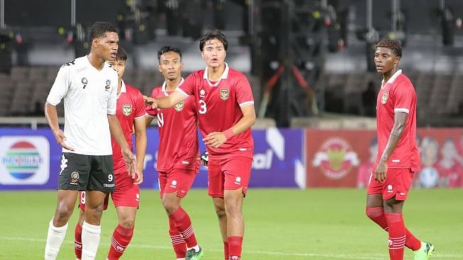 Lho Lho Lho, Mas Bule Timnas di PSIS Semarang Out! Bos Yoyok Sukawi Rela? Transmigrasi ke Pulau Burung