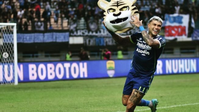 Dobel Digit Gol Ciro Alves, Striker Persib Bandung Catat Hattrick Tiga Musim
