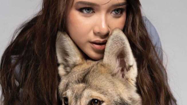 Tiara Andini Curhat Punya Anjing Tukang Selingkuh, Sindir Alshad Ahmad?