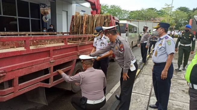 APTRINDO Kritik Pembatasan Operasional Truk Angkutan Barang Selama Libur Panjang Hari Raya Idul Adha