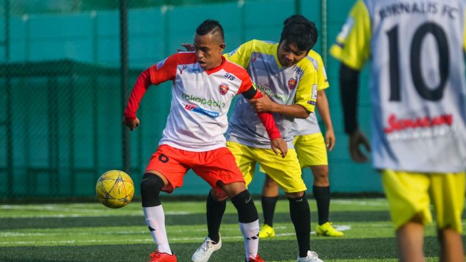 Kolaborasi Jurnalis FC dan Rooms Inc Semarang Geliatkan Hidup Sehat dengan Mini Soccer