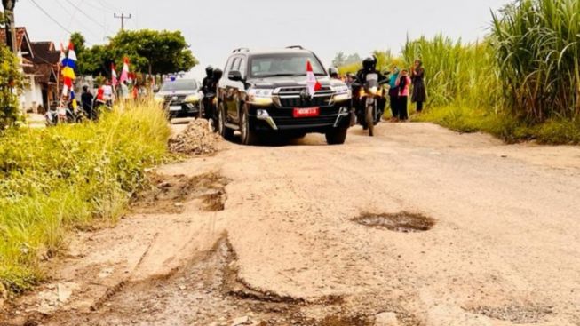 Sentil Wakil Gubernur Lampung, Netizen Sindir Hasil Kerja Siang Malam Bisa Buat Offroad dan yang Offroad Presiden Jokowi