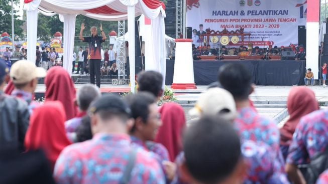 Ganjar Ajak Perangkat Desa se- Jateng Kompak Sejahterakan Masyarakat Lewat Model Padat Karya