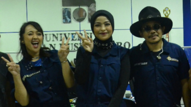 Kejutan Ulang Tahun ke 19 Band Kotak Rilis KolaBeraksi, Cover Lagu 'Beraksi' Kolaborasi dengan Lomba Sihir