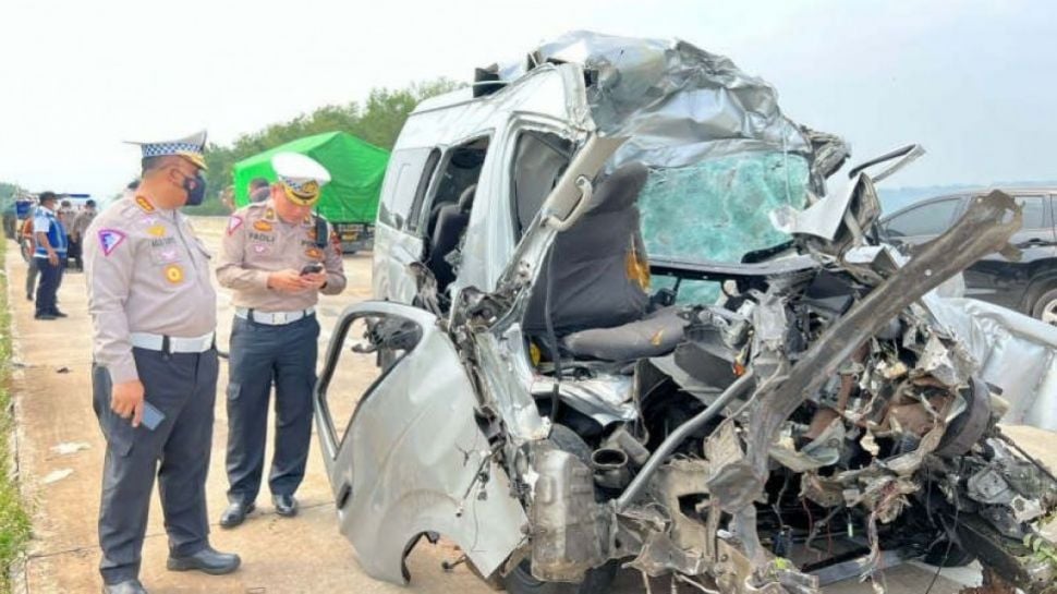 Pahami Aturan Lajur Truk Bus Minibus Kendaraan Pribadi Di Jalan Tol