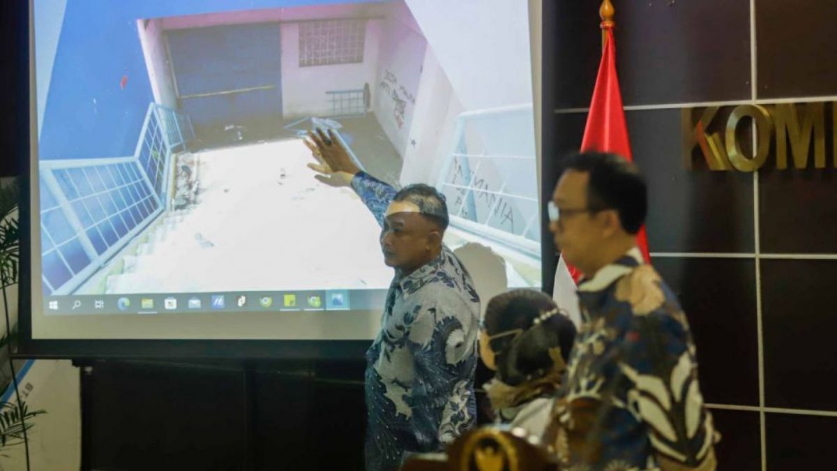 Laporan Komnas HAM atas Tragedi Kanjuruhan ; Mohammad Chaoirul Anam [Suara.com/Alfian Winanto]