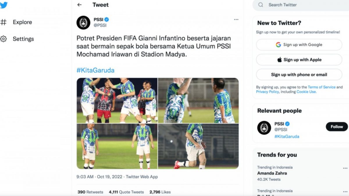 Tangkapan layar Ketua PSSI Mochamad Iriawan dan Presiden FIFA Gianni Infantino saat pertandingan persahabatan di Stadion Intermediate Gelora Bung Karno, Jakarta, Selasa (1810-2022). [Twitter/@PSSI]