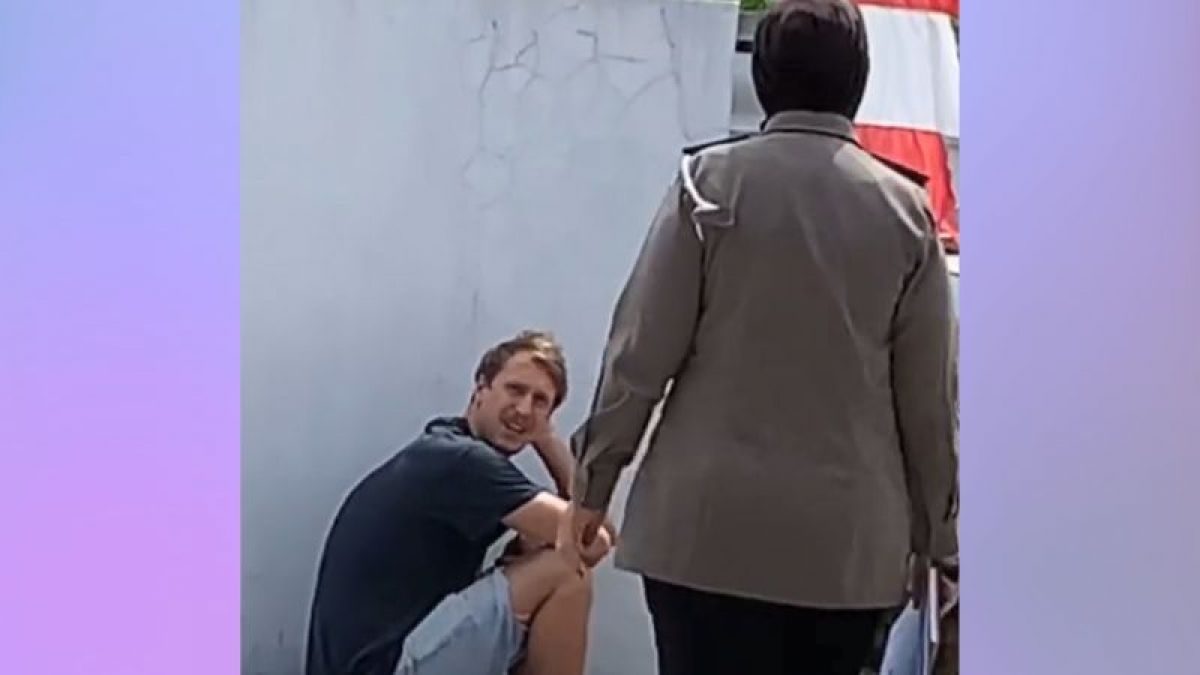 Turis di Padang kena tilang di Padang, Sumatera Barat [TikTok/Serang Suara]