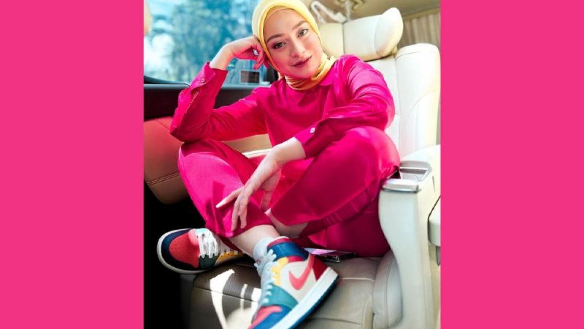 Gaya Nathalie Holscher sangat modis [Instagram]