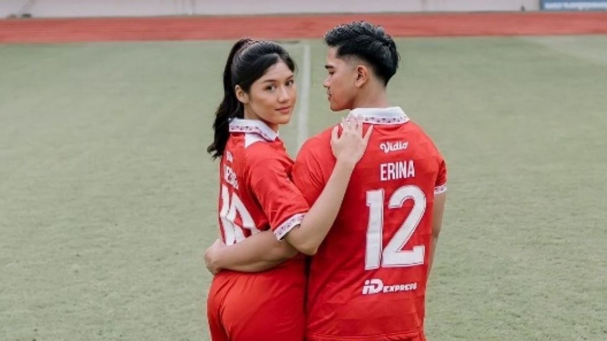 Kaesang Pangarep - Erina Gudono Pamer Foto Prewedding Pakai Jersey PERSIS Solo [Dok: Instagram/Erina Gudono]