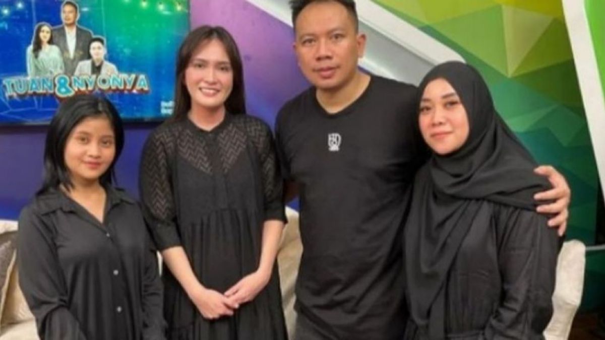 Vicky Prasetyo dan Pupur [instagram.com/puput100ly] [instagram.com/puput100ly]