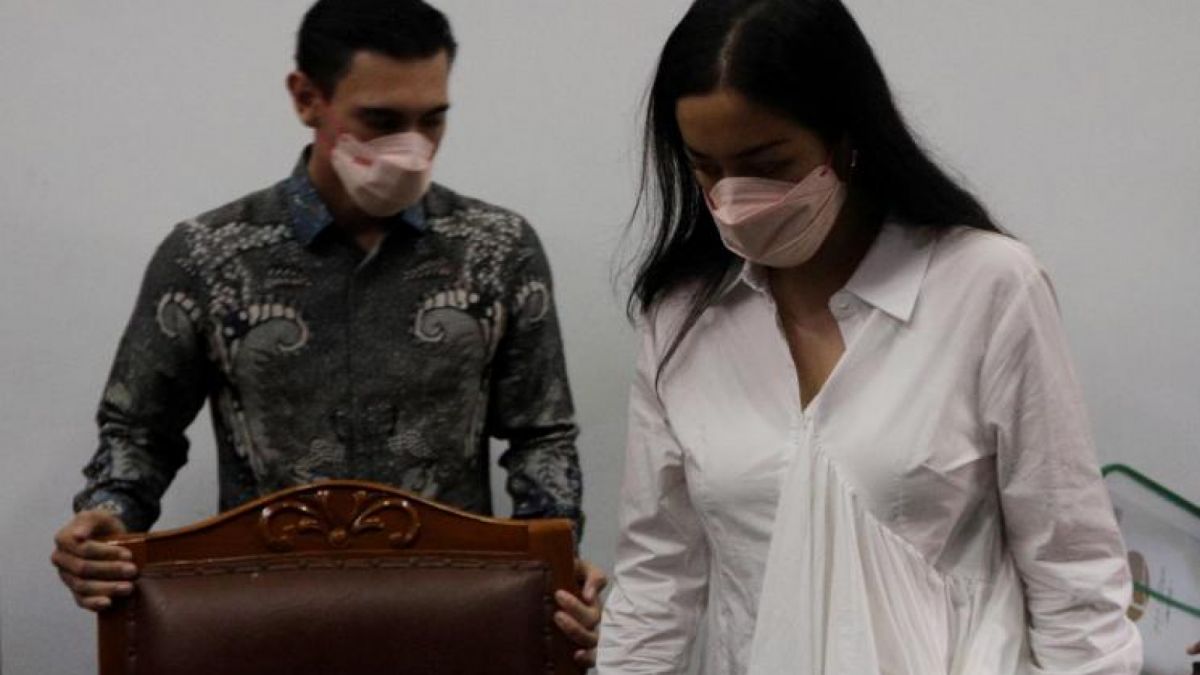 Jessica Iskandar dan Vincent Verhaag di PN Jakarta Selatan [matamata.com]